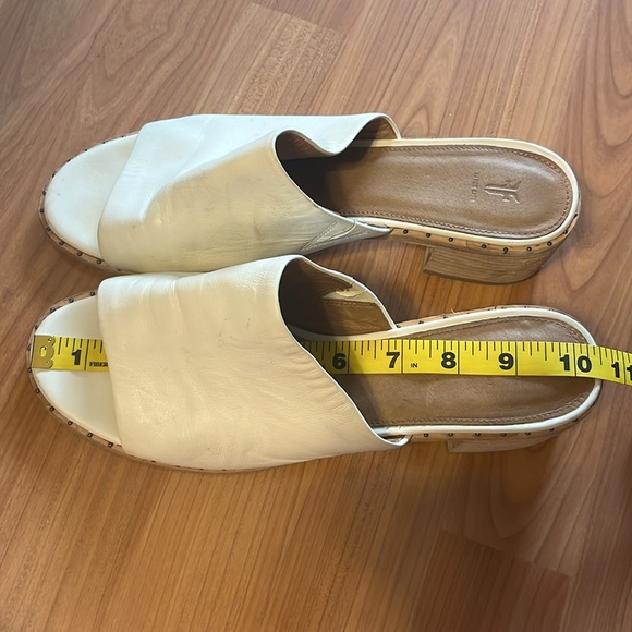 Frye leather block heel sandals. White. Size 9.5 - Picture 12 of 13